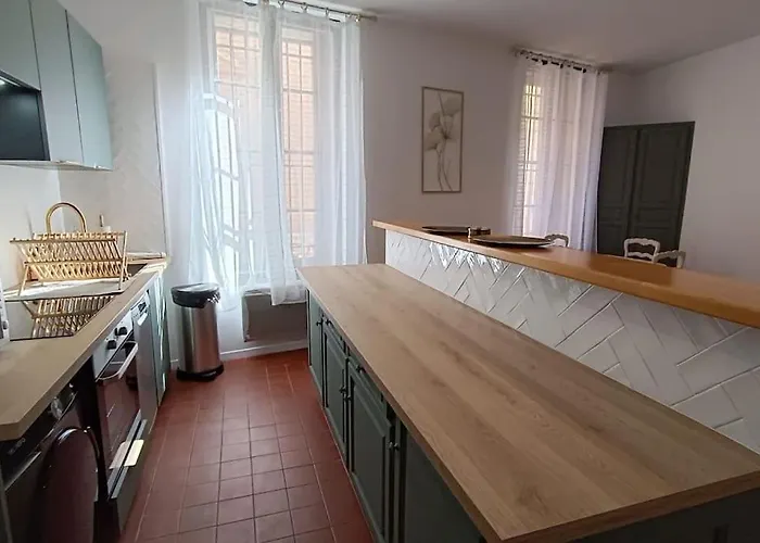 Appartement Hypercentre, Coquet En Rez-de-chaussée