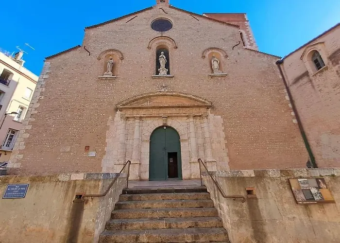 Hypercentre, Coquet En Rez-de-chaussée *